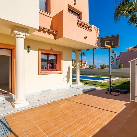 Cubo's Casa Nebrales & Private Pool Coín