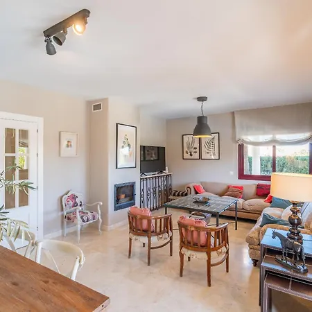 Cubo's Casa Nebrales & Private Pool Σπίτι διακοπών *
